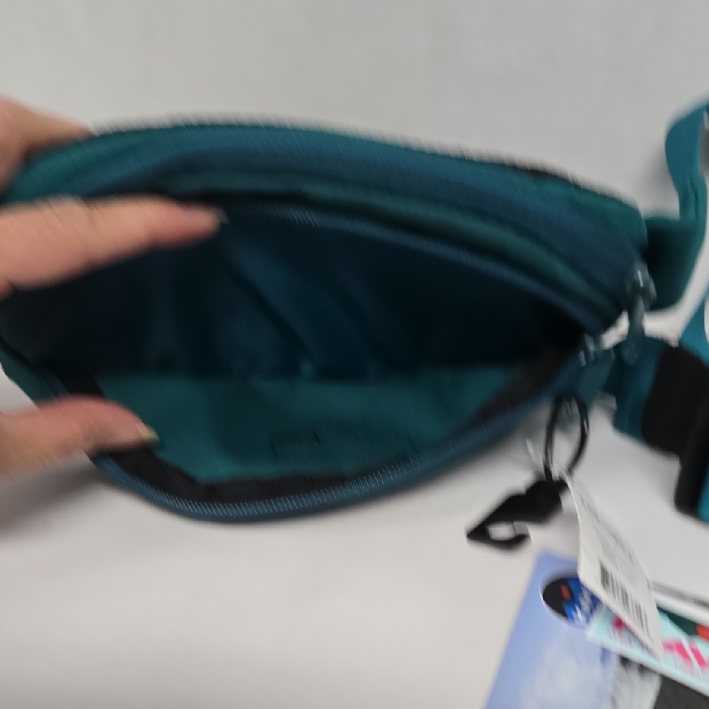 Kavu Canvas Spectator Niagra Falls Belt Bag NWT 5"x9" Bag 17"-50" Belt - Picture 3 of 7